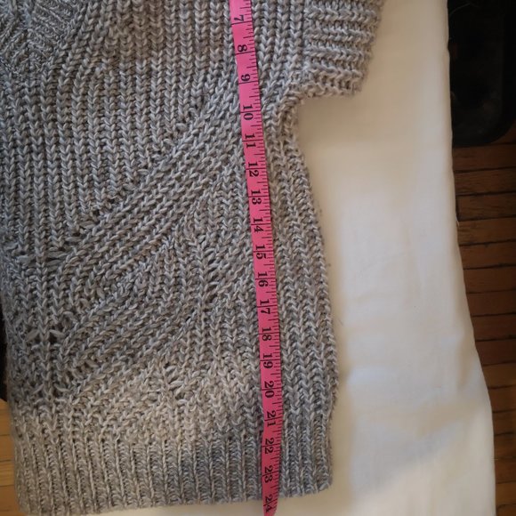 Dynamite long sleeve v-neck knit oversize pullover sweater - Picture 10 of 11